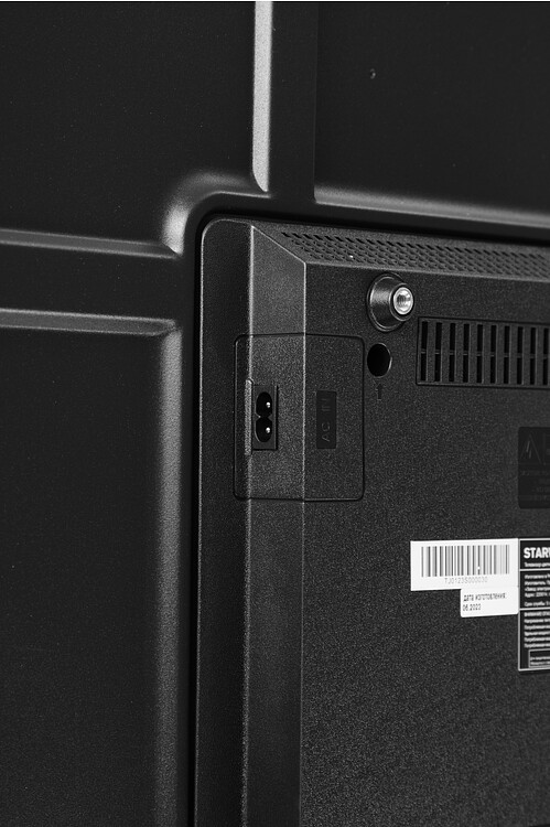 Телевизор StarWind SW-LED55UG403 черный