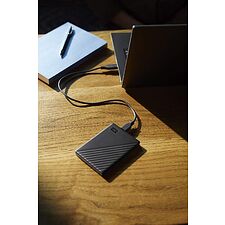 Внешний накопитель WD Original черный (WDBPKJ0050BBK-WESN) Внешний накопитель WD Original черный (WDBPKJ0050BBK-WESN)