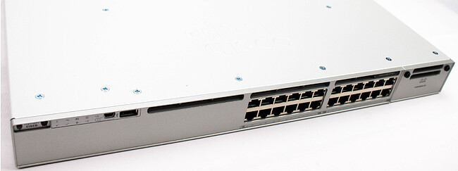 Коммутатор Cisco Catalyst 9300 (C9300-24P-E)