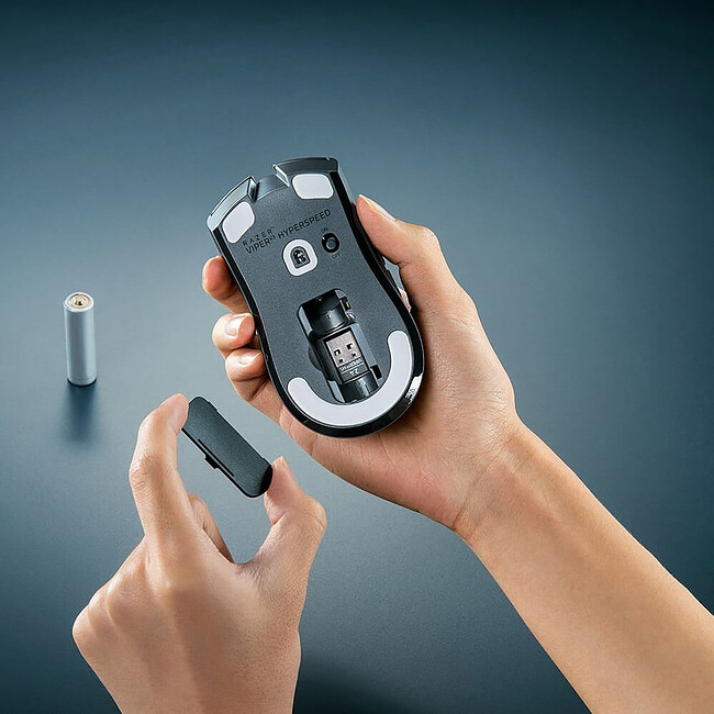 Мышь Razer Viper V3 HyperSpeed черный (RZ01-04910100-R3M1)