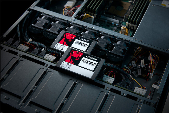 SSD диск Kingston DC600M 960GB (SEDC600M/960G)
