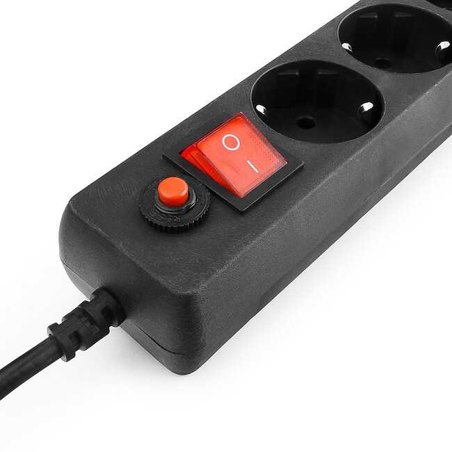 Сетевой фильтр Гарнизон EHB-00,5 6 розеток 0.5 м черный (ЕНВ-0)