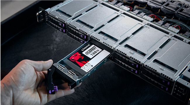 SSD диск Kingston DC600M 7680Gb (SEDC600M/7680G)
