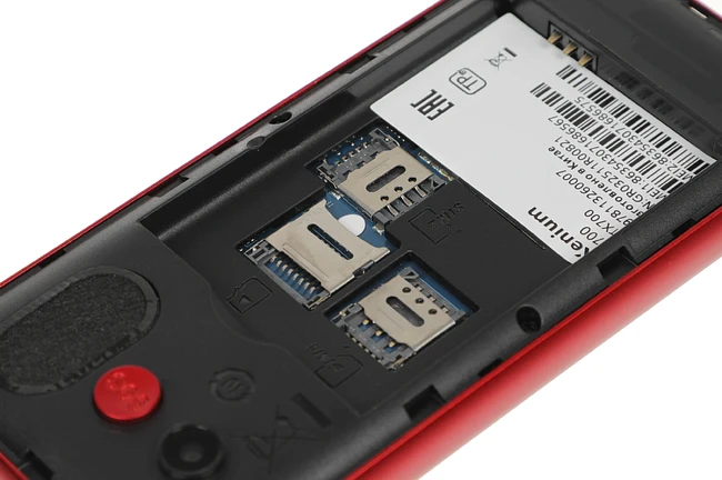Мобильный телефон Xenium X700 красный (CTX700RD/00)