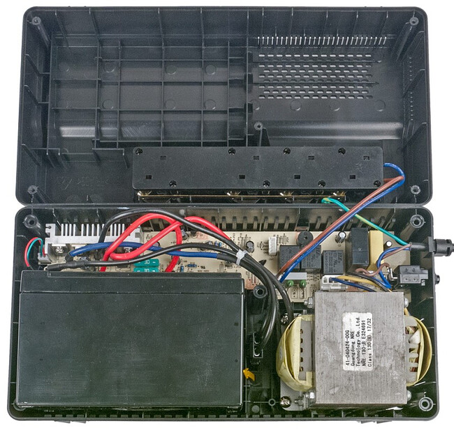Источник бесперебойного питания APC Easy UPS BV 650VA (BV650I-GR)
