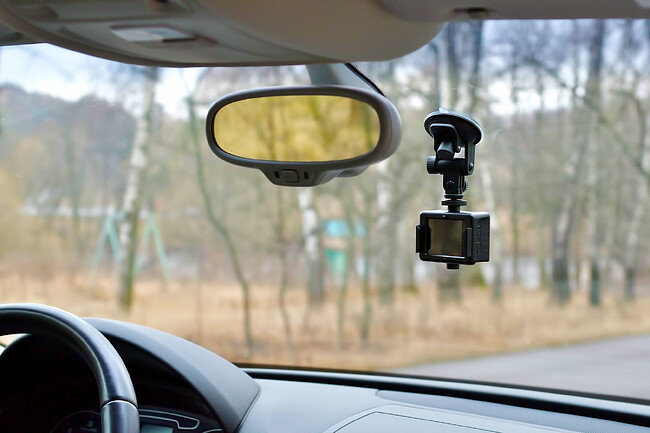 Автомобильный видеорегистратор Digma FreeDrive Action 4K WiFi черный