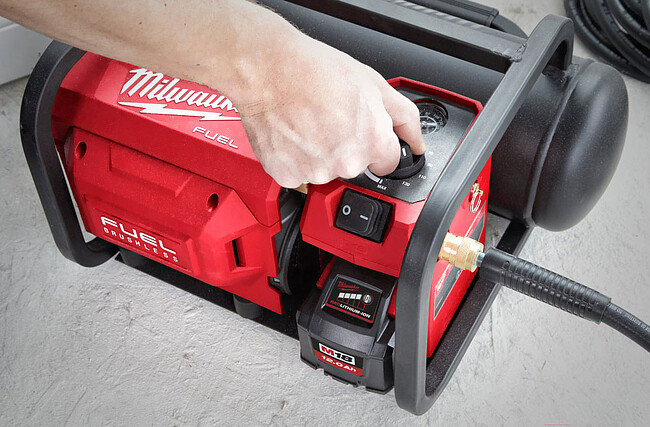 Автомобильный компрессор Milwaukee M18 FAC-0 FUEL (4933472166)