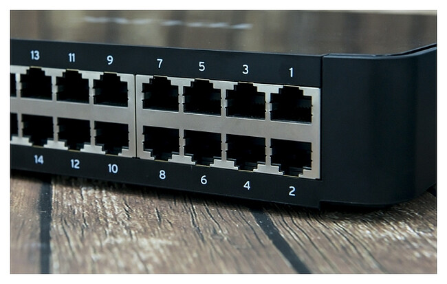 Коммутатор TP-Link TL-SF1024M