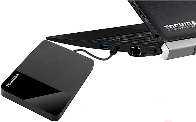 Внешний накопитель Toshiba Canvio Ready 4TB (HDTP340EK3CA)
