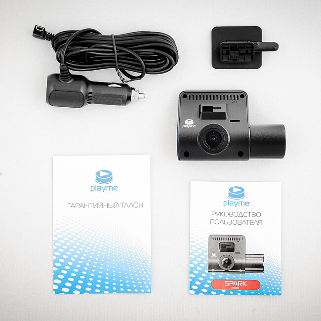 Автомобильный видеорегистратор PLAYME Spark черный