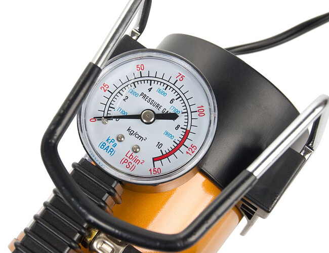 Автомобильный компрессор Starwind CC-220