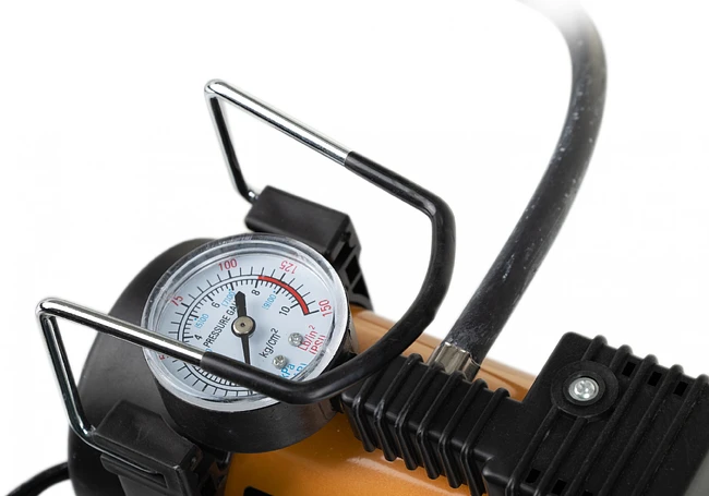 Автомобильный компрессор Starwind CC-220