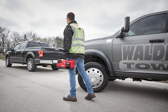 Автомобильный компрессор Milwaukee M18 BI-0 (4933478706)