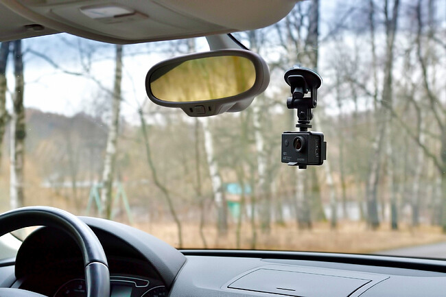 Автомобильный видеорегистратор Digma FreeDrive Action 4K WiFi черный