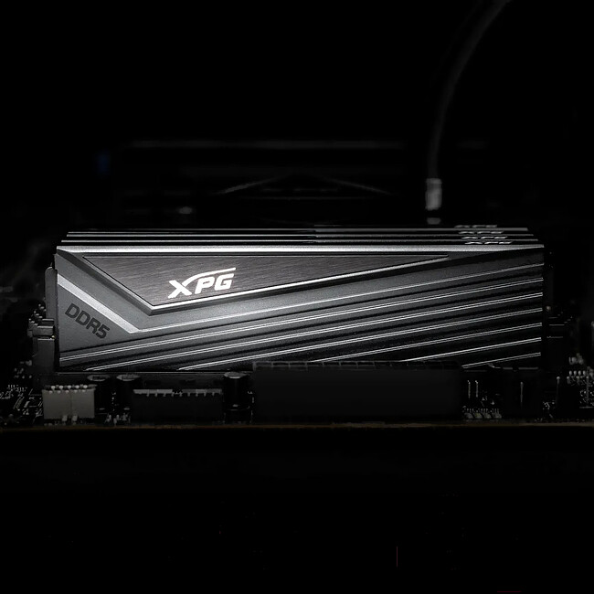 Оперативная память A-Data XPG Caster 32GB DDR5 PC5-48000 (AX5U6000C3016G-DCCAGY)