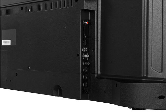 Телевизор SunWind SUN-LED65XU401 черный