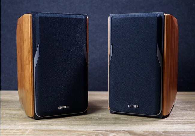 Акустика Edifier R1380T белый