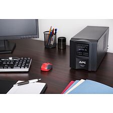 Источник бесперебойного питания APC Smart-UPS 500Вт 750ВА черный (SMT750IC)