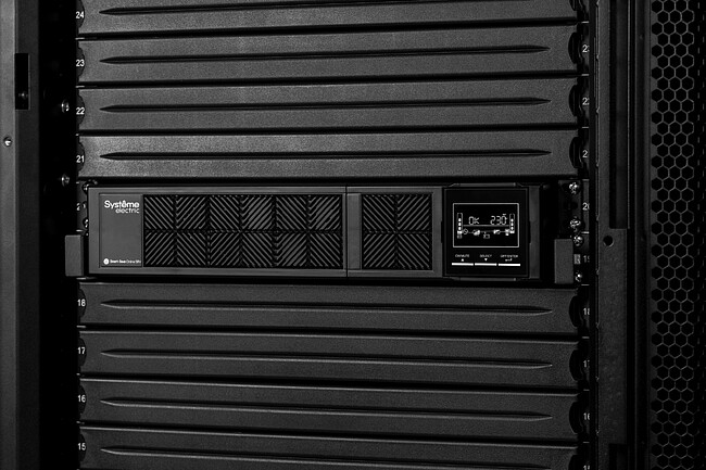 Источник бесперебойного питания Systeme Electric Smart-Save Online SRV 1000ВА (SRVSE1KRTI)