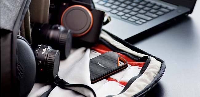 Внешний накопитель SanDisk Extreme Pro Portable V2 1TB (SDSSDE81-1T00-G25)
