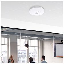 Точка доступа TP-Link EAP610