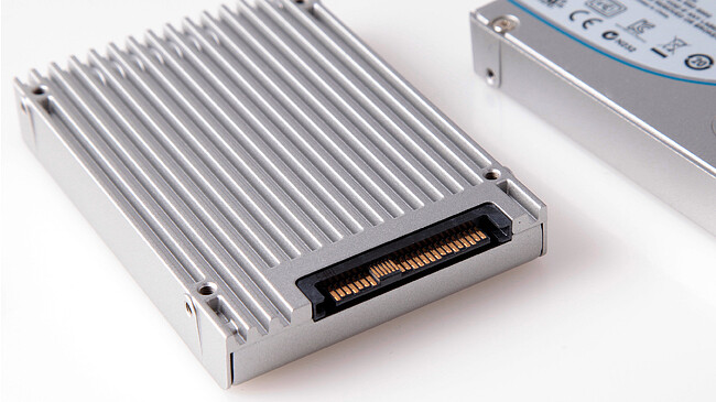 SSD диск Intel DC-P4610 1600GB (SSDPE2KE016T801)