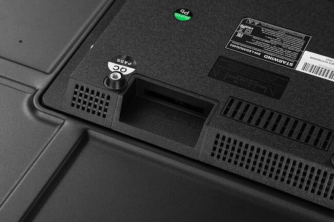 Телевизор StarWind SW-LED55UG403 черный